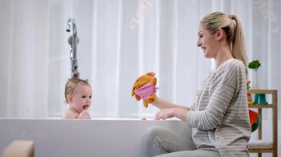 Hape Opwindbaar Zwemmend Teddybeertje E0204 2 Hape Opwindbaar Zwemmend Teddybeertje E0204 - Afbeelding 2