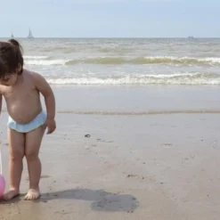 Quut Mini Ballo Banana Pink Strand Emmer - Bad Strand Speelgoed Meisje - Cadeau 1 Jaar | 2 Jaar | 3 Jaar | 4 Jaar | 5 Jaar - Geel Roze - 1,70 Liter 13 Quut Mini Ballo Banana Pink Strand Emmer - Bad Strand Speelgoed Meisje - Cadeau 1 Jaar | 2 Jaar | 3 Jaar | 4 Jaar | 5 Jaar - Geel Roze - 1,70 Liter -Aanbiedingen badspeelgoed Winkel 550x366 60