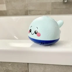 SEOS Shop ® - Badspeelgoed - Dolly De Dolfijn - Voor In Het Water - Lichtgevend - Lichtblauw/Donkerblauw 13 SEOS Shop ® - Badspeelgoed - Dolly De Dolfijn - Voor In Het Water - Lichtgevend - Lichtblauw/Donkerblauw -Aanbiedingen badspeelgoed Winkel 550x412 13