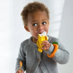 Oli & Carol Bad- En Bijtspeeltje Ana Banana -Aanbiedingen badspeelgoed Winkel 550x550 240