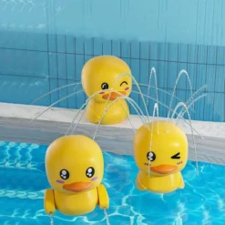 VG Deals Interactief Bad Speelgoed | Eenden Boot Met Douche | Watersproei Boot | 4 In 1 Bad Speelgoed Douche| Baby En Peuter Speelgoed | Bad Boot Met 4 Verschillende Sproeikoppen |4 Opzet Stukken | Duck Shower| Bad Eend | Jongens En Meisjes -Aanbiedingen badspeelgoed Winkel 550x550 268