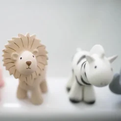 Tikiri Badspeeltje Met Belletje Leeuw -Aanbiedingen badspeelgoed Winkel 550x550 349