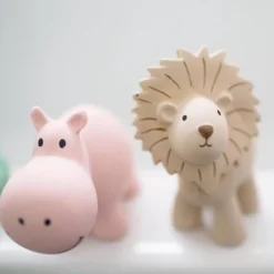 Tikiri Badspeeltje Met Belletje Leeuw -Aanbiedingen badspeelgoed Winkel 550x550 350