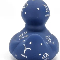 BUDDUCK.COM LUXURY ZODIAC DUCK - Sterrenbeeld Horoscoop Badeend BUDDUCK 18 BUDDUCK.COM LUXURY ZODIAC DUCK - Sterrenbeeld Horoscoop Badeend BUDDUCK -Aanbiedingen badspeelgoed Winkel 550x617 5