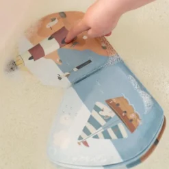 Rubo Toys Little Dutch Badboekje Sailors Bay - Badboekje - Vrolijke Tekeningen - Drijft - Makkelijk Droog 11 Rubo Toys Little Dutch Badboekje Sailors Bay - Badboekje - Vrolijke Tekeningen - Drijft - Makkelijk Droog -Aanbiedingen badspeelgoed Winkel 550x638 1