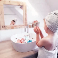 Quutopia Foam Swan Lake -Aanbiedingen badspeelgoed Winkel 550x670 5