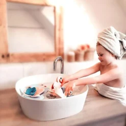 Quutopia Foam Swan Lake -Aanbiedingen badspeelgoed Winkel 550x703 2