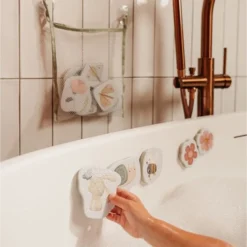 Rubo Toys Little Dutch Bad Foam Figuren Flowers -Aanbiedingen badspeelgoed Winkel 550x824 2